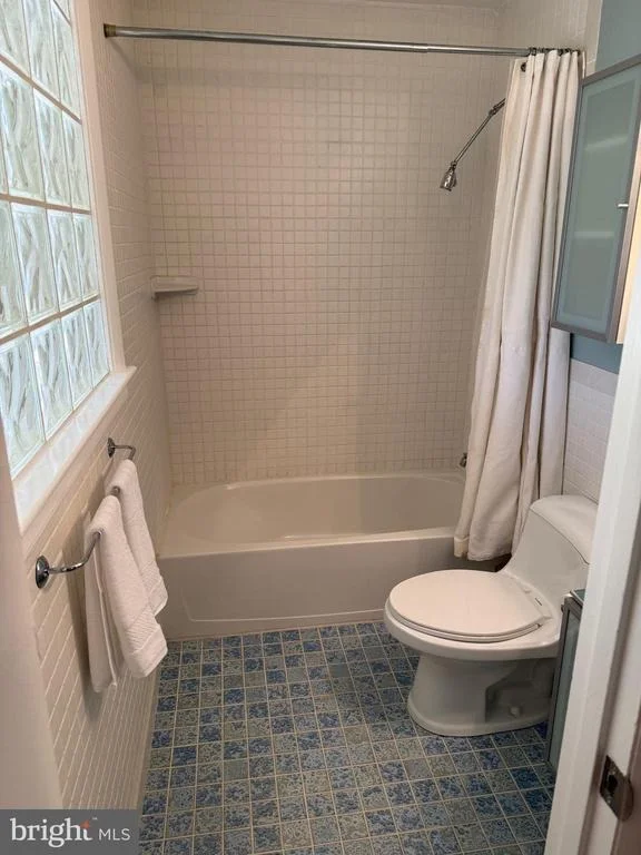 Photo of 1022 HARBOR DRIVE