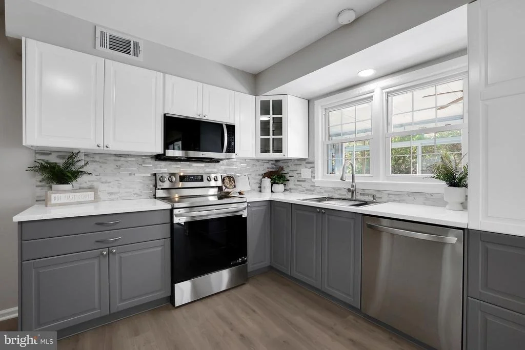 Photo of 833 LOXFORD TERRACE