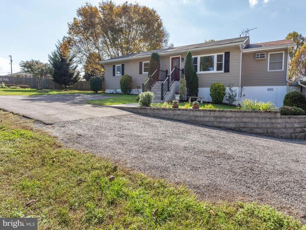 Photo of 6740 BRISCOE TURN ROAD