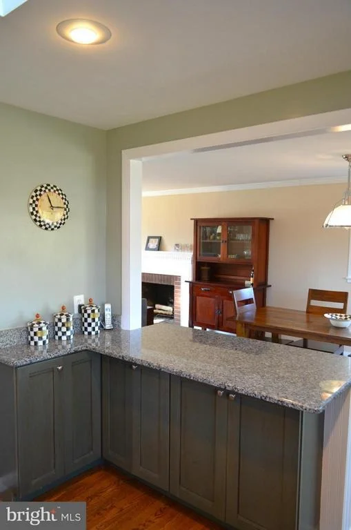 Photo of 1422 MAYFLOWER DRIVE