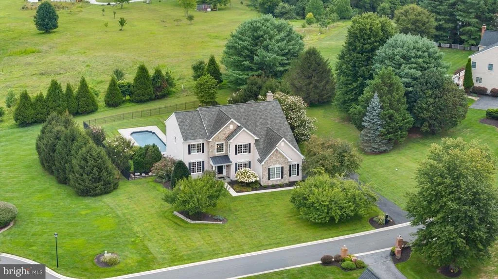 Photo of 14835 HUNTING WAY