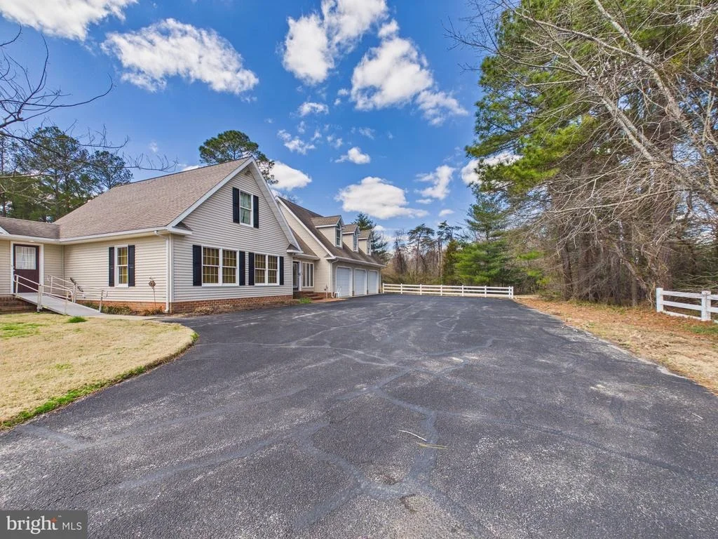 Photo of 24764 PEALIQUOR ROAD