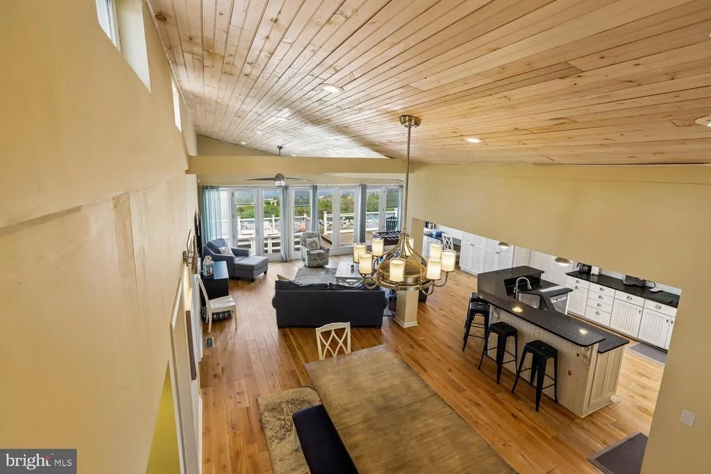 Photo of 8034 RIVERVIEW ROAD