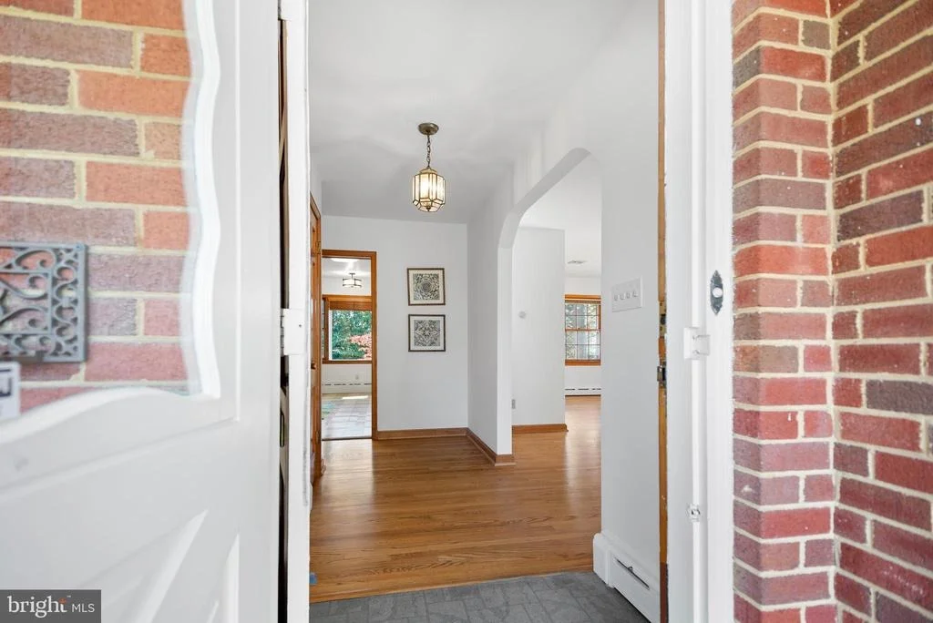 Photo of 10207 LARISTON LANE