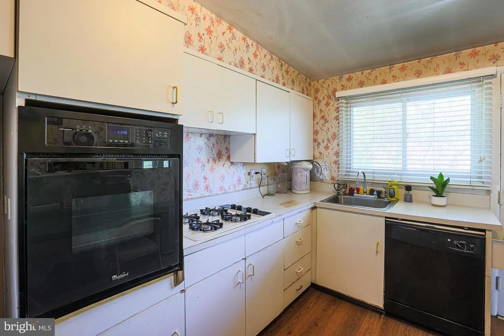Photo of 2451 FOREST GREEN ROAD