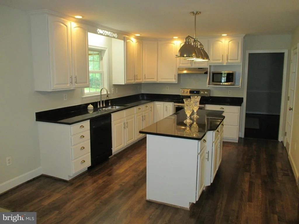 Photo of 907 SAINT EVA LANE