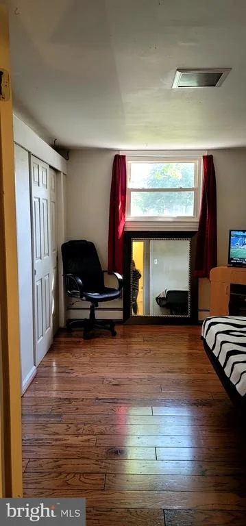 Photo of 302 W JUNIPER AVENUE