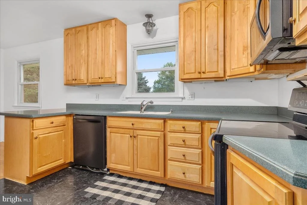 Photo of 10602 OAKTREE CIRCLE