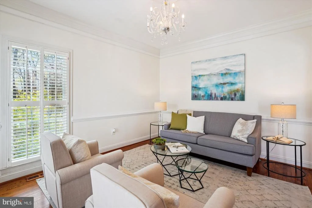 Photo of 302 TSCHIFFELY SQUARE ROAD