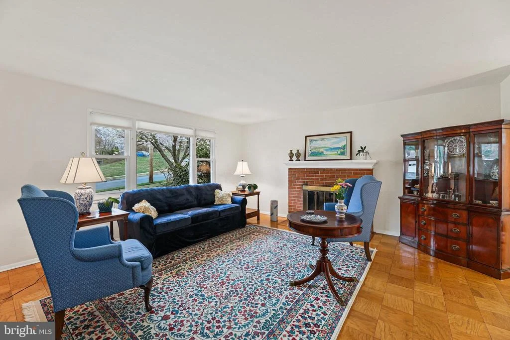 Photo of 4616 EXETER STREET