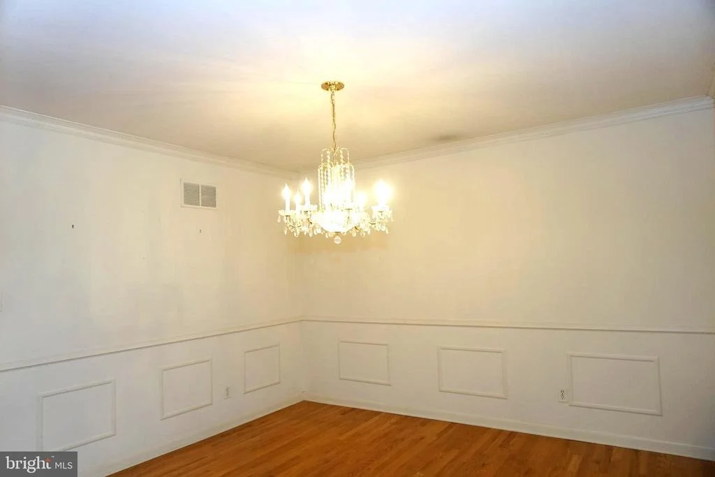 Photo of 1304 CHEZ COURT