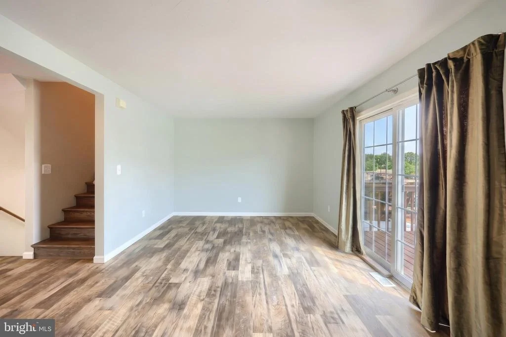 Photo of 24 SQUIRE CIRCLE