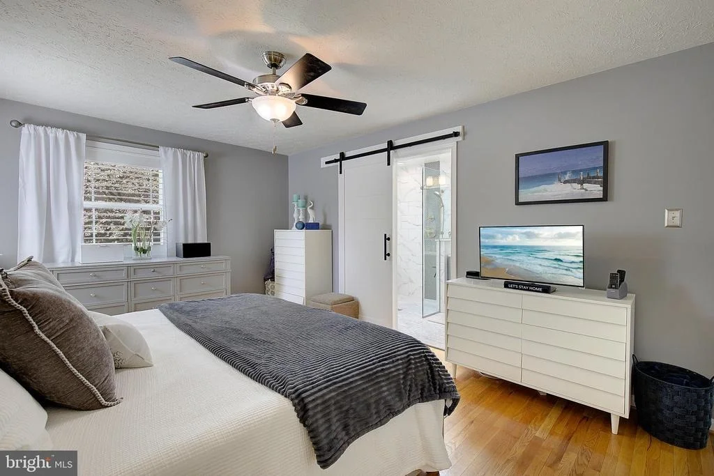 Photo of 1164 OAK VIEW DRIVE