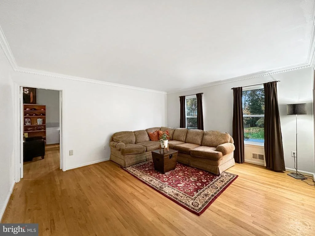 Photo of 325 SOAPSTONE LANE