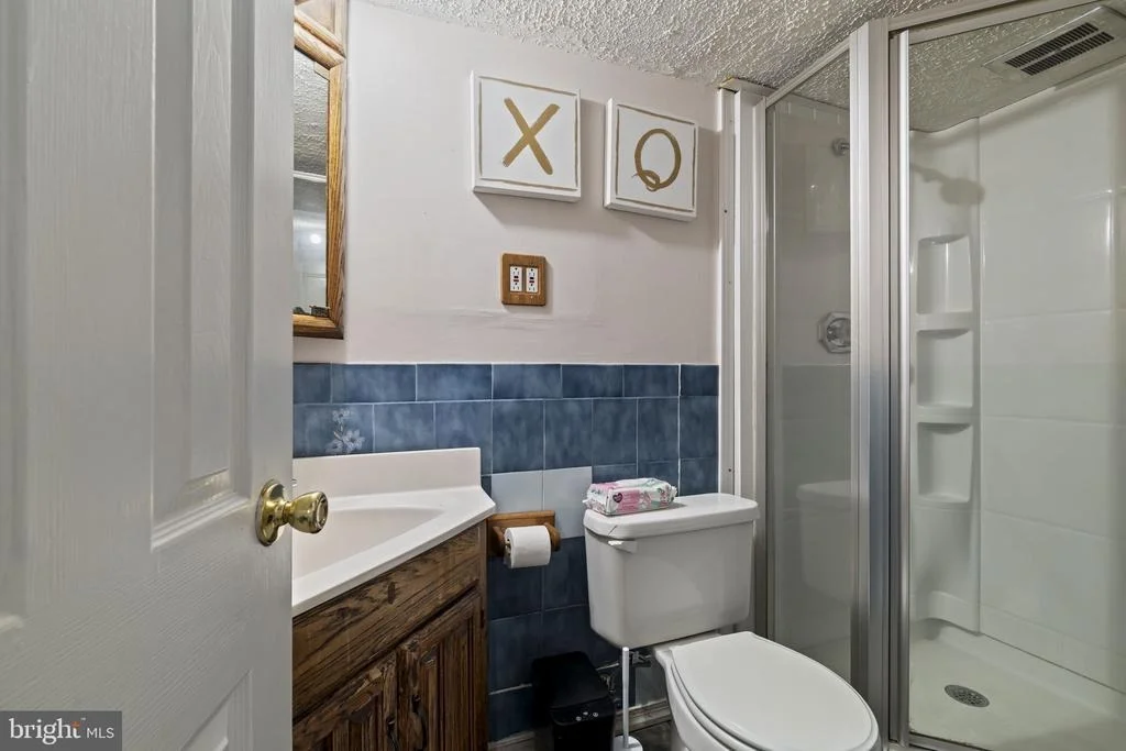 Photo of 111 E HEMMINGS WAY