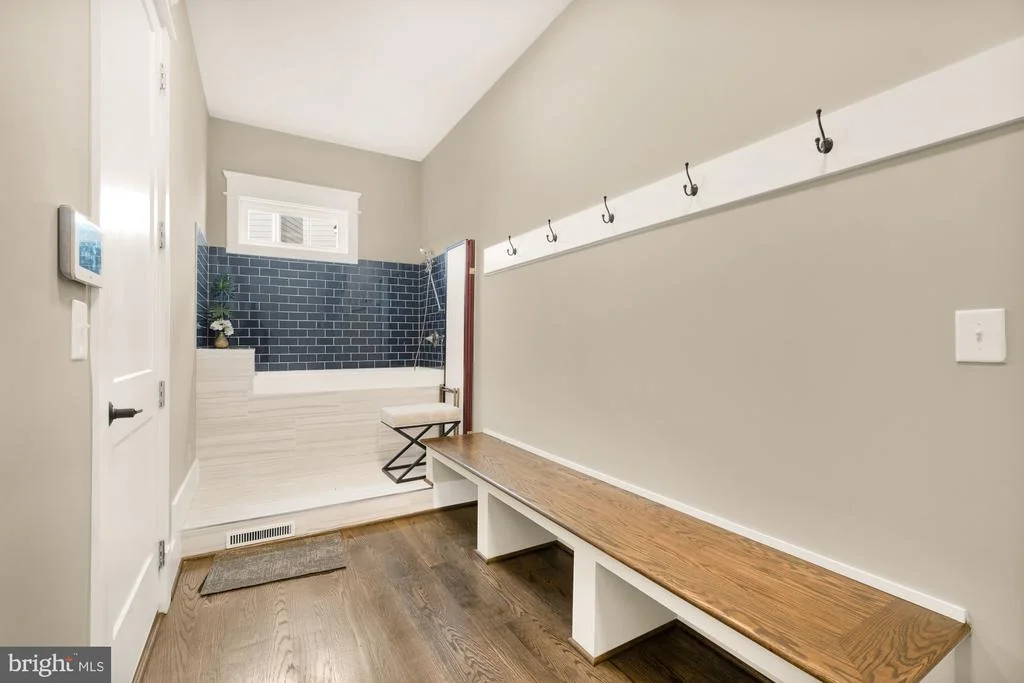Photo of 10602 OAK PLACE