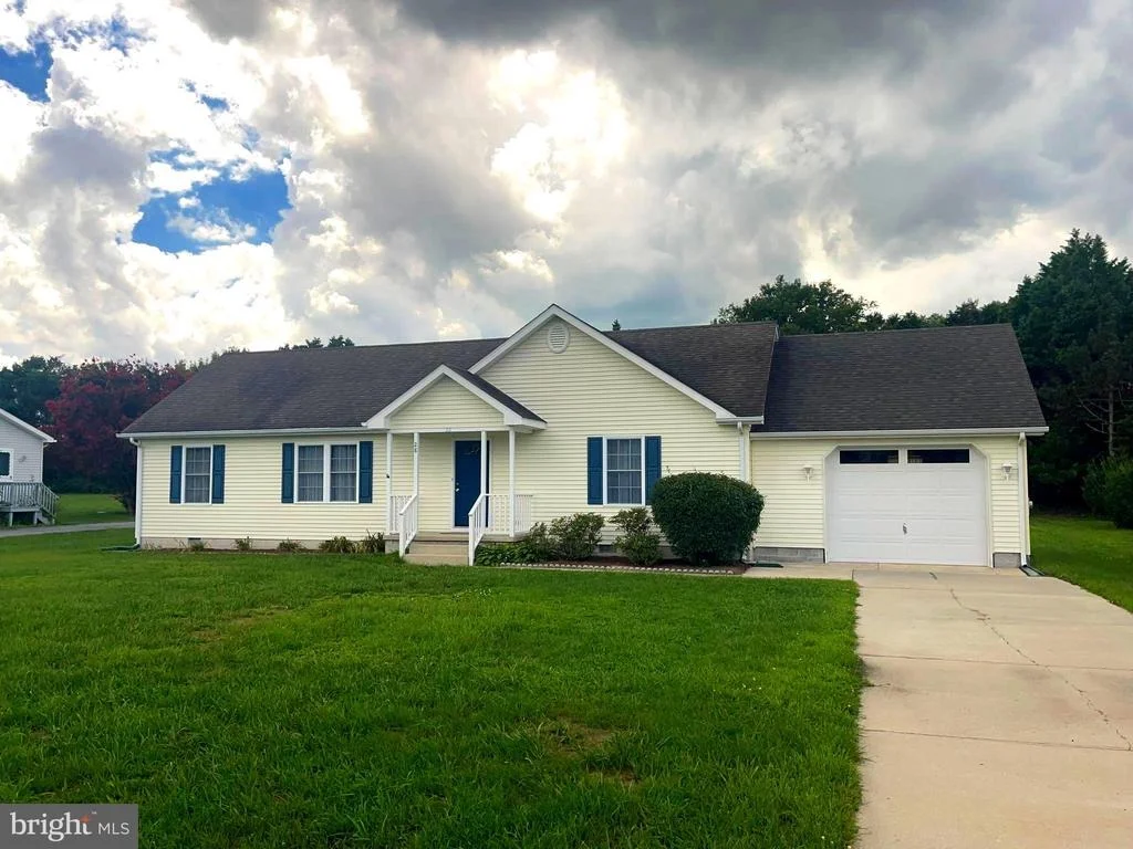 Photo of 28 CIRCLE DRIVE W
