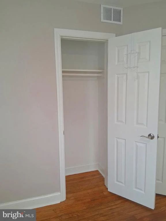 Photo of 1225 LANDOVER ROAD