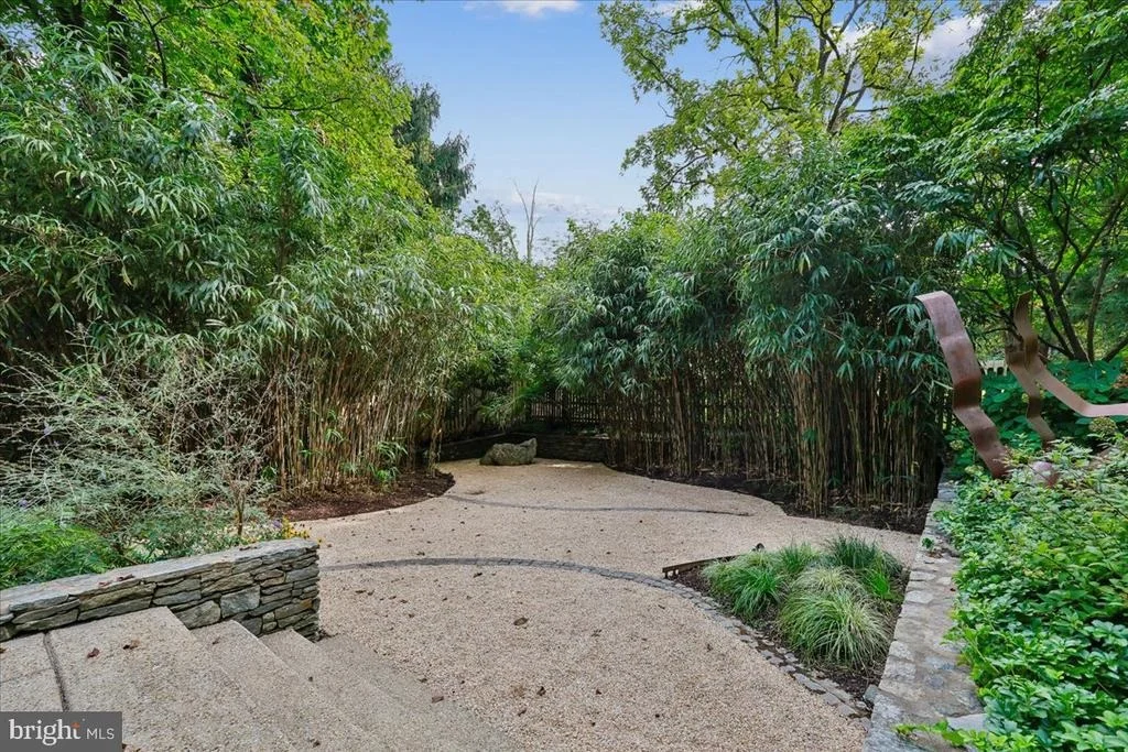 Photo of 1212 WOODSIDE PARKWAY