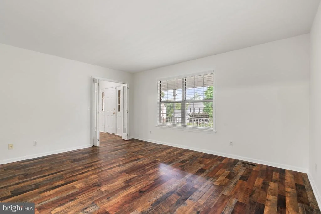 Photo of 2309 MAPLEWOOD DRIVE