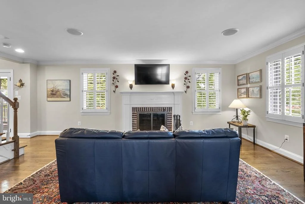 Photo of 710 WOODSIDE PARKWAY
