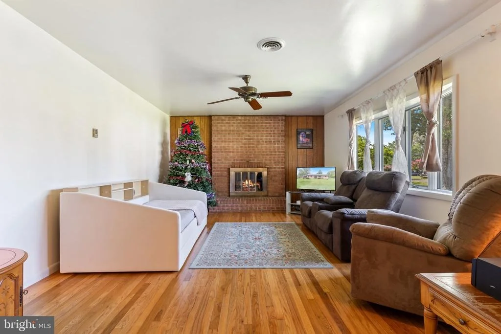 Photo of 5405 DUCLOS LANE