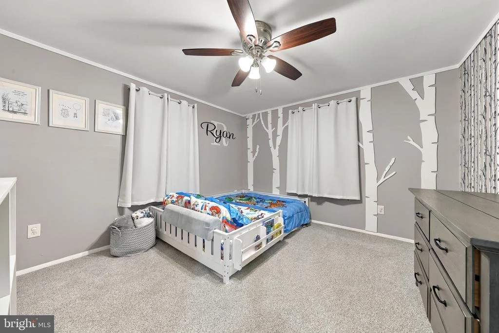 Photo of 989 BOUNDARY ROAD