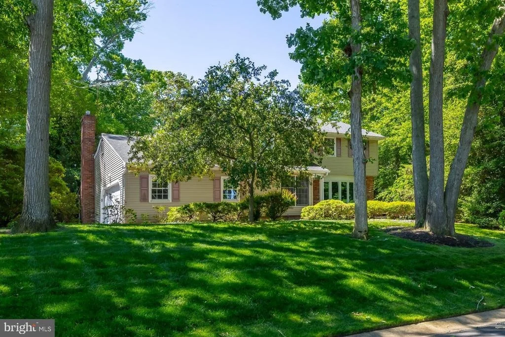 Photo of 73 COLONIAL TERR
