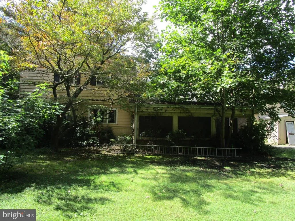 Photo of 40 W FAIRWAY CIRCLE