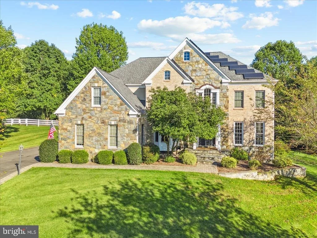 Photo of 12827 DOE LANE