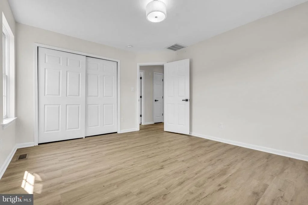 Photo of 1055 HUNTINGDON DRIVE