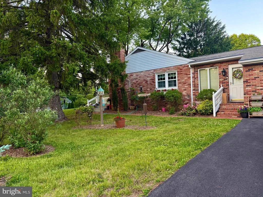 Photo of 9304 GUE ROAD