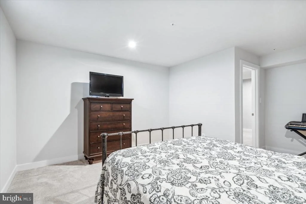 Photo of 1215 FUTURITY STREET