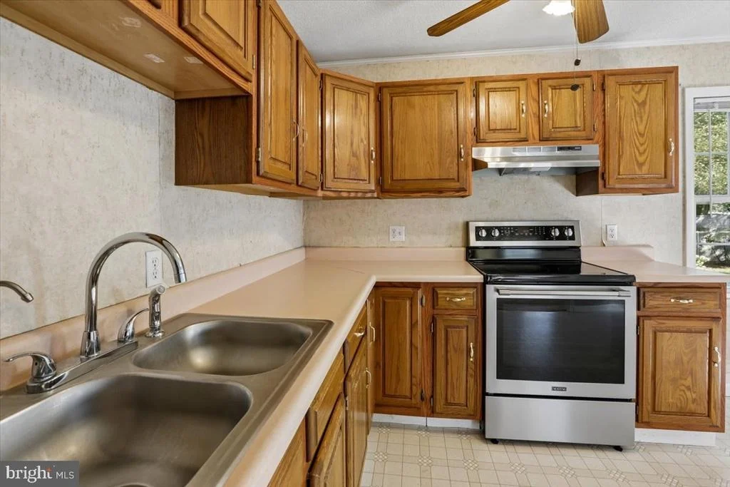 Photo of 103 HONEYSUCKLE DRIVE