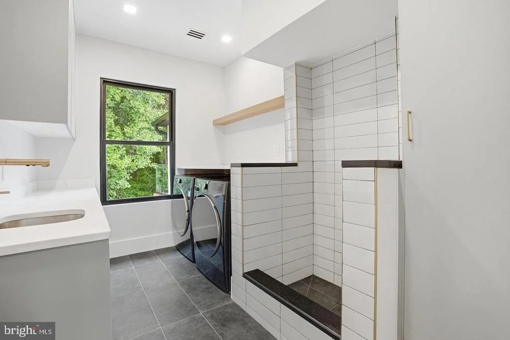 Photo of 1124 SAVILE LANE
