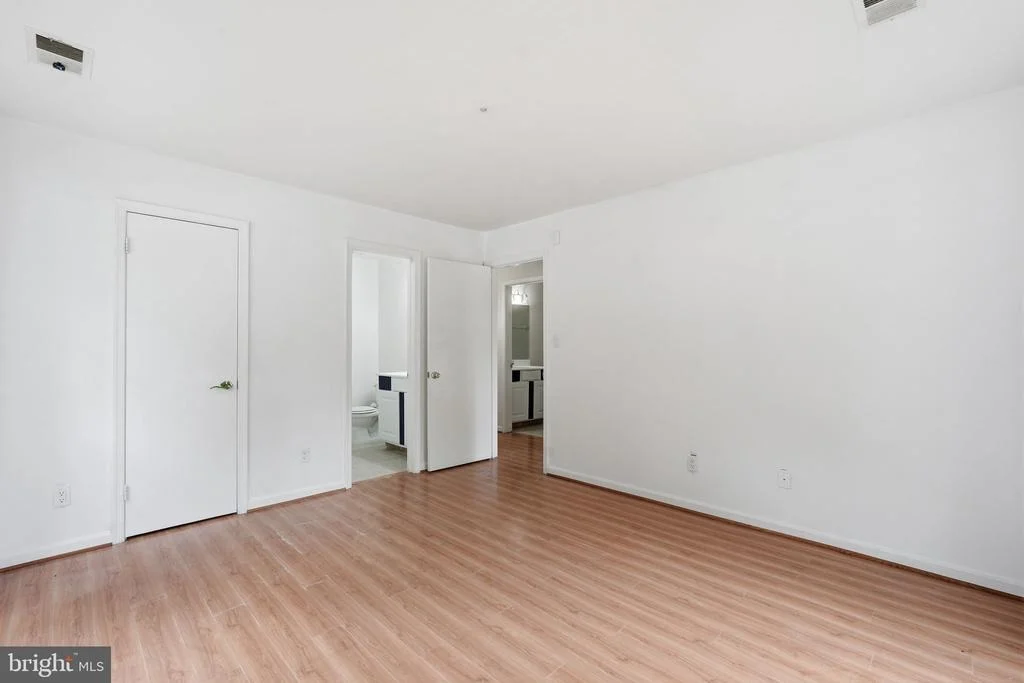 Photo of Unit 4A2 at 3176 SUMMIT SQUARE DRIVE