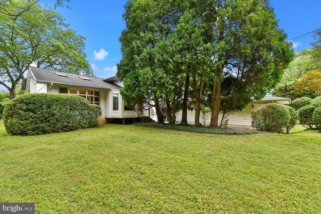 Photo of 7933 STEVENSON ROAD
