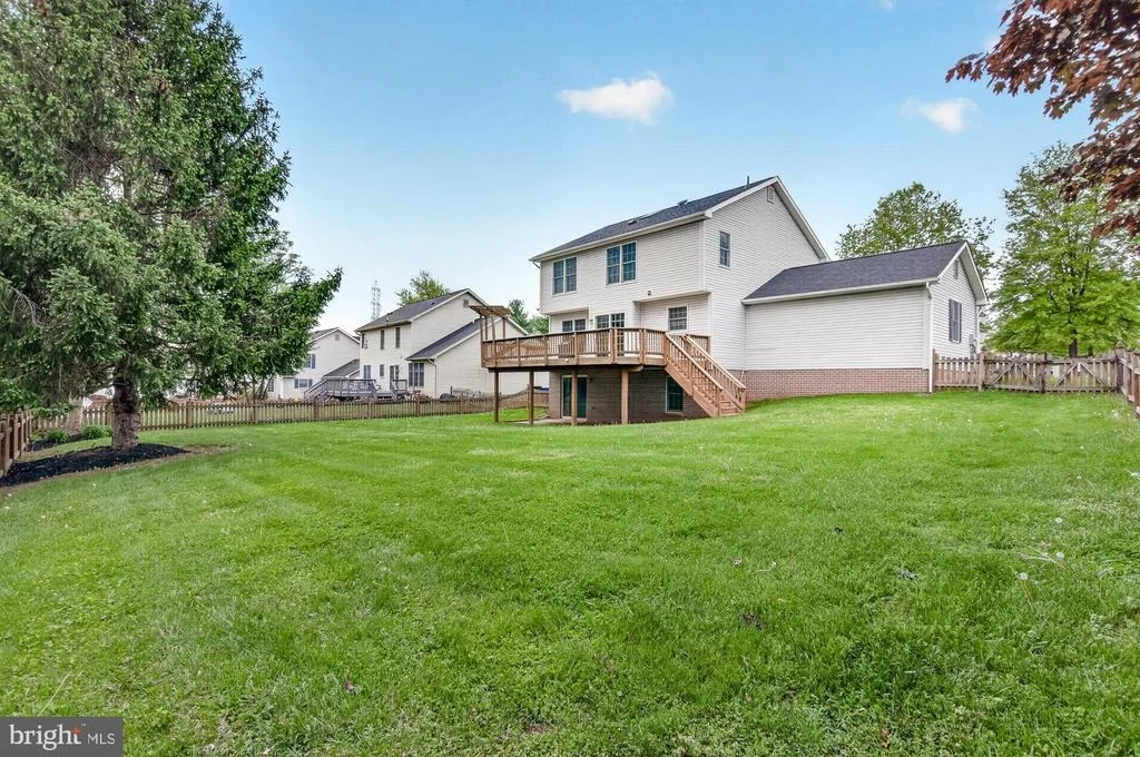 Photo of 2094 E GREENLEAF DRIVE