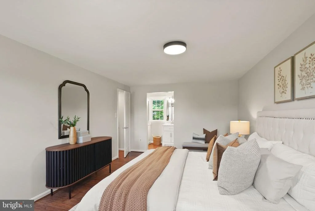 Photo of 2592 JOHN MILTON DRIVE