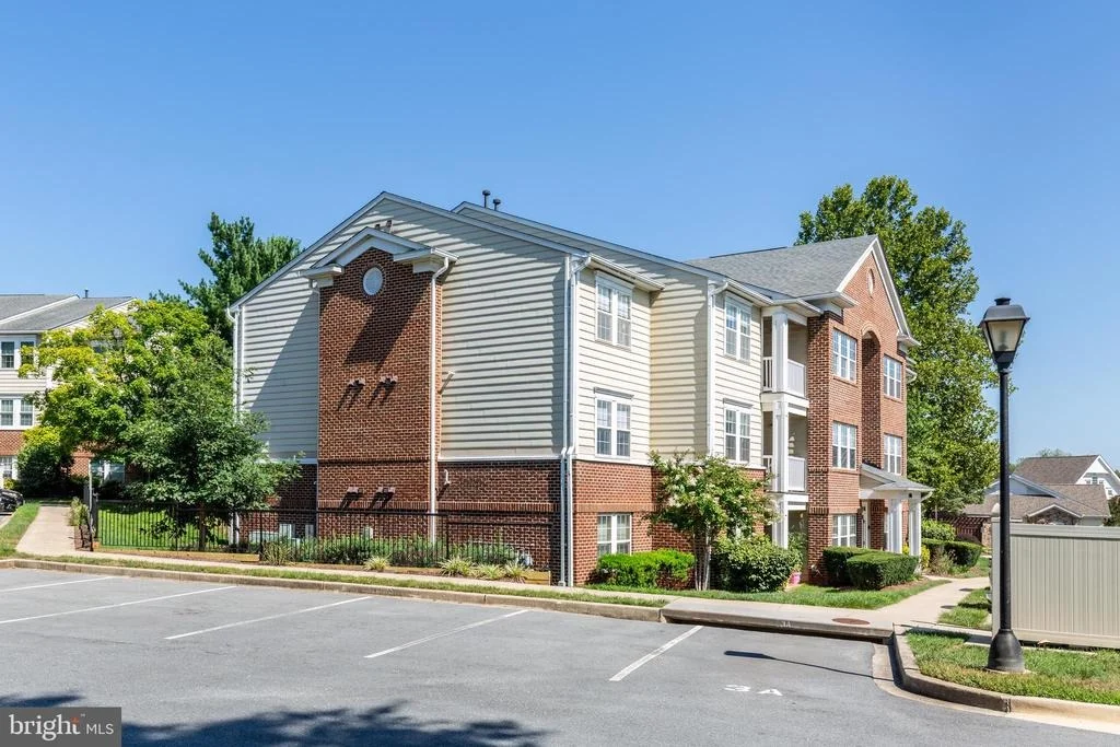 Photo of Unit 2A at 2406 DOMINION DRIVE
