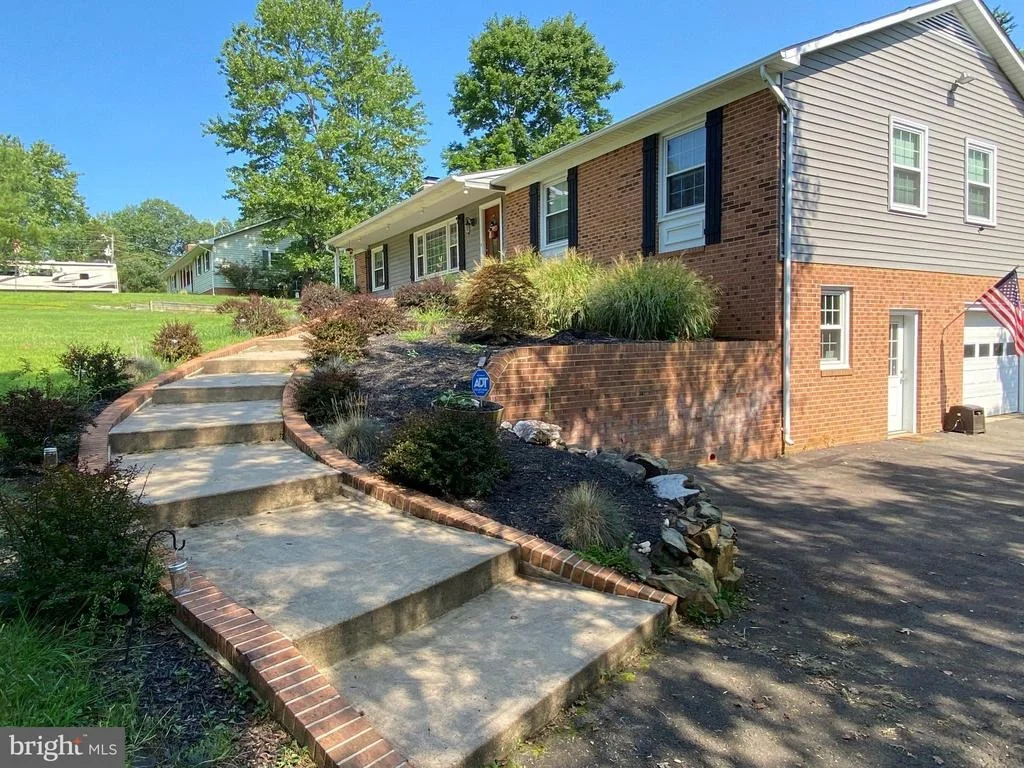 Photo of 5540 OLIVER LANE