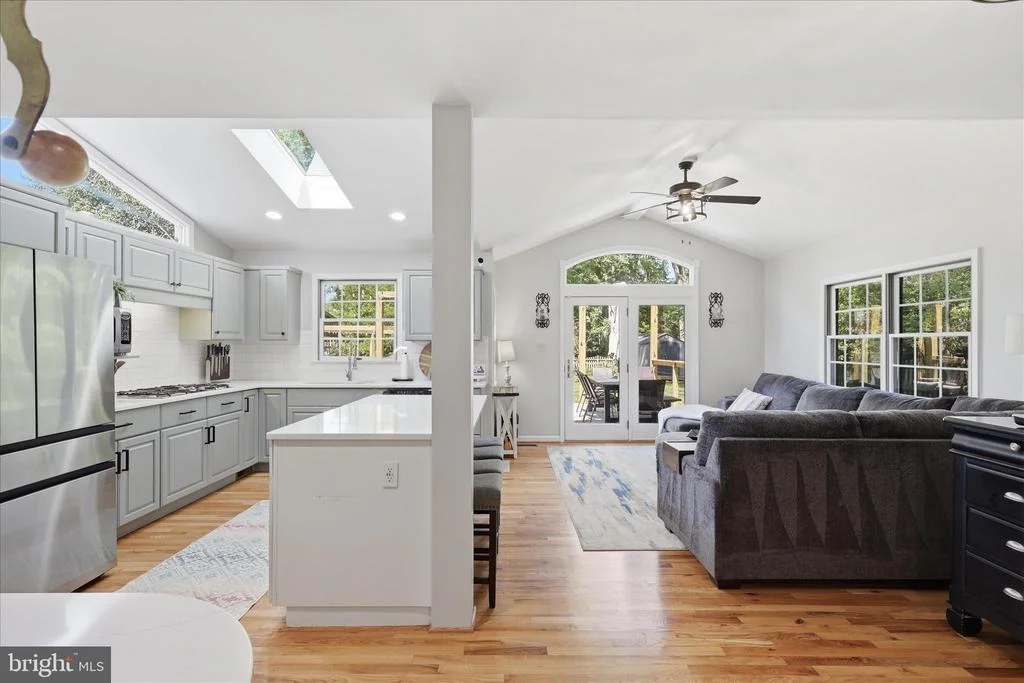 Photo of 8604 RIVERSIDE ROAD