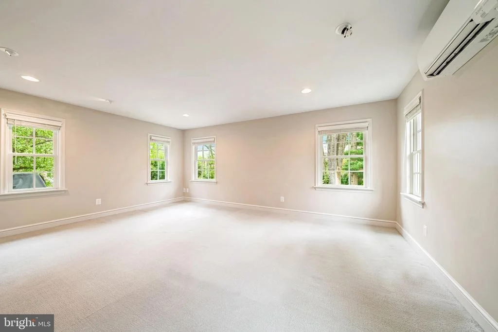 Photo of 6305 STONEHAM LANE