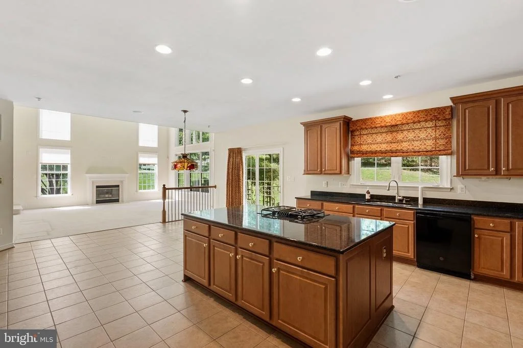 Photo of 915 ZENITH DRIVE