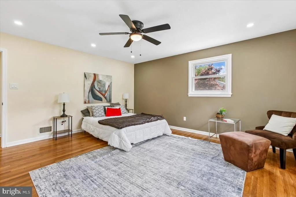 Photo of 1705 CRESTVIEW DRIVE