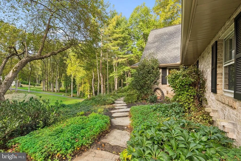 Photo of 14416 MANOR ROAD