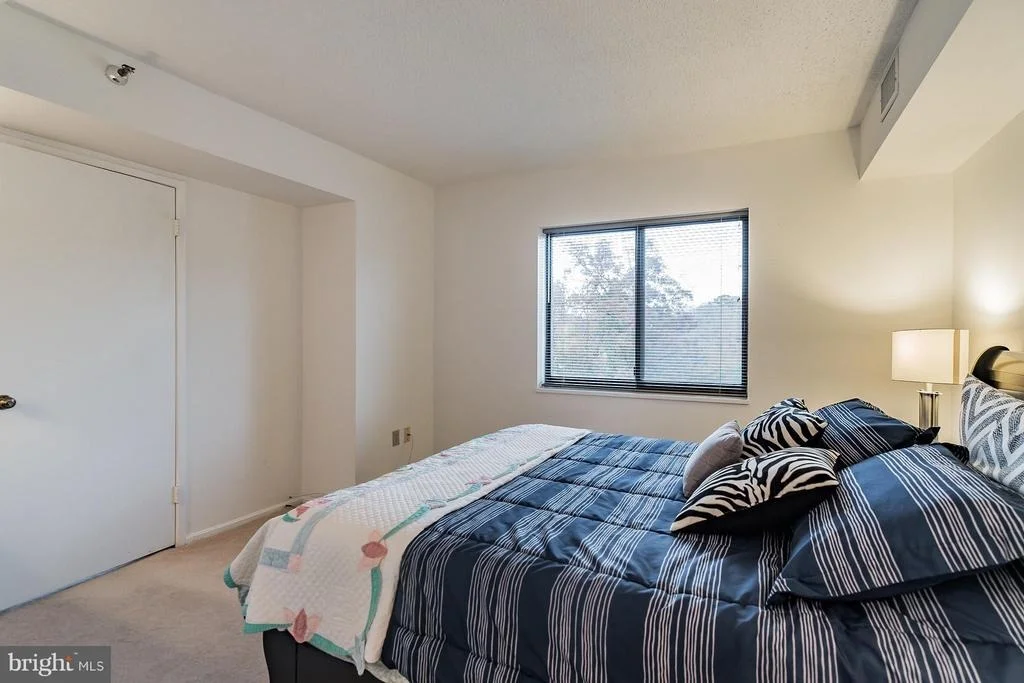 Photo of Unit 1509 at 15101 INTERLACHEN DRIVE