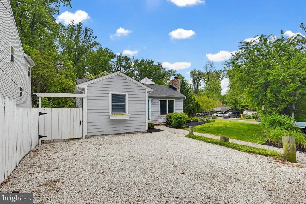 Photo of 1465 RIDGEWAY