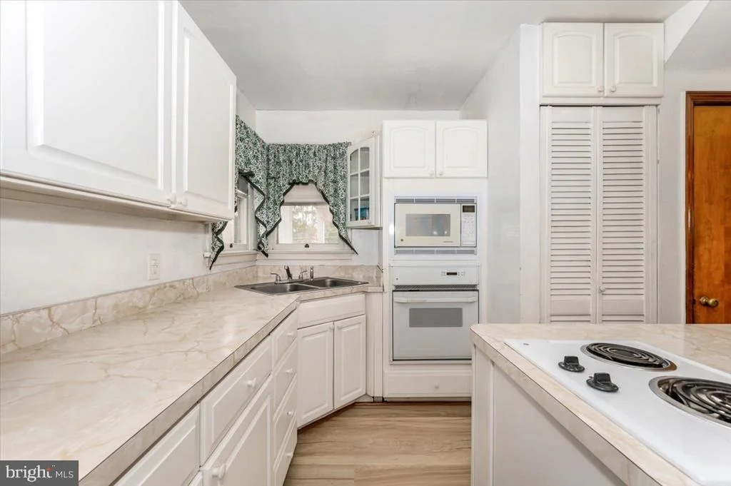 Photo of 239 DEVONSHIRE ROAD NE