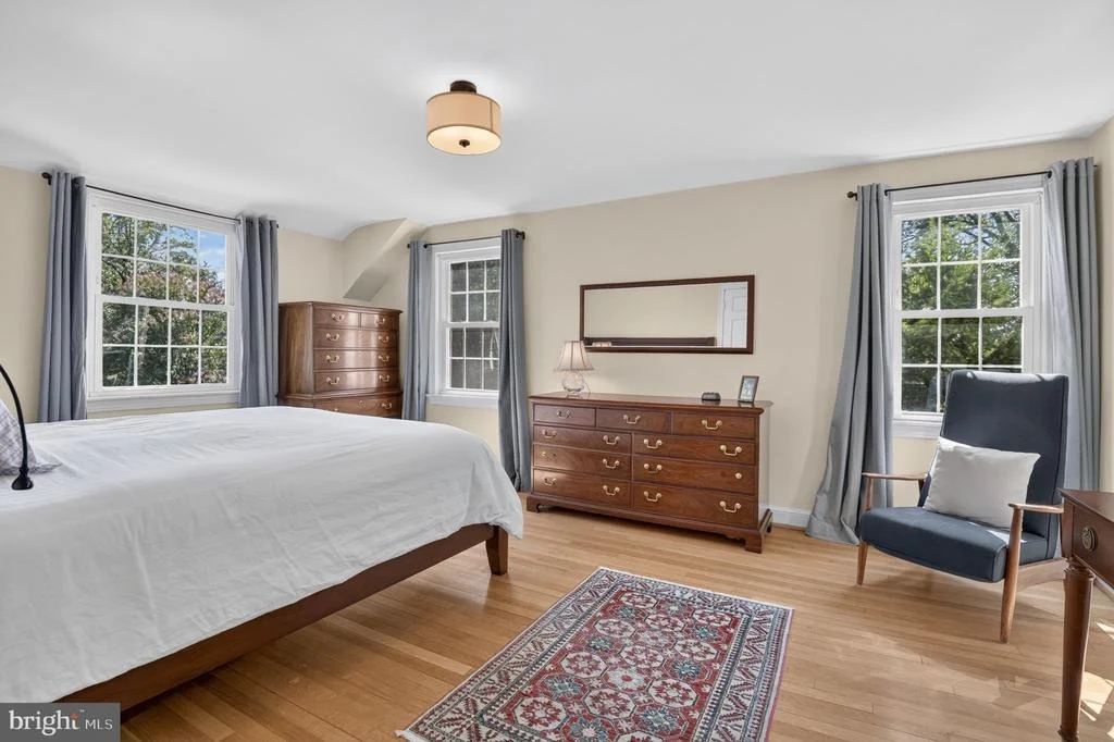 Photo of 104 WILLIAMSBURG DRIVE